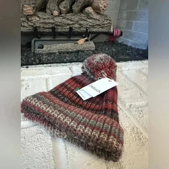 Wool blend hat from Dillards new w tags - Picture 4 of 11